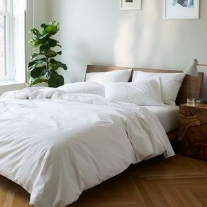 Brooklinen KING/CALI duvet cover AND king pillow cases
WHITE